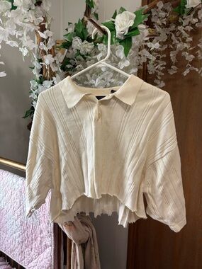 Cambridge Classic Vintage Cropped Collared Knit Top in Cream 100% Cotton
